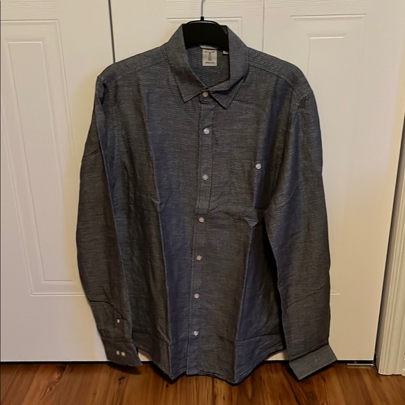 Men's Gray Button-Up Shirt - Picture 1 of 3